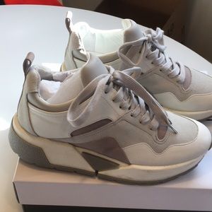 Dolce Vita white Suede sneakers US 9